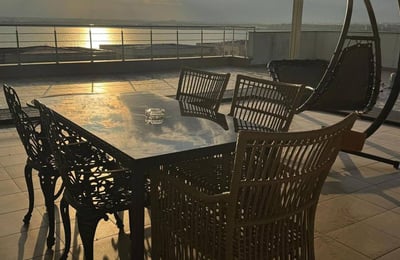 Rent of a comfortable 3-room penthouse, 85 m², Mamaia, Constanța, Romania